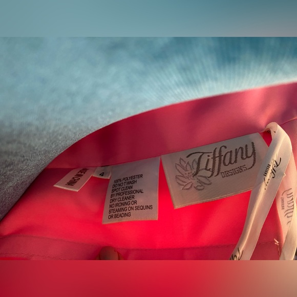 TIFFANY DESIGN DRESS. - Picture 3 of 15